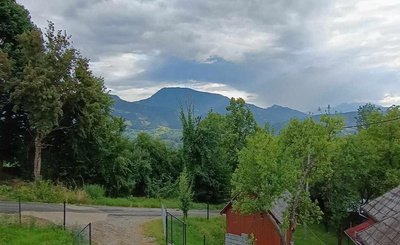 Villa Casuta Din Livada à Moisei Extérieur photo