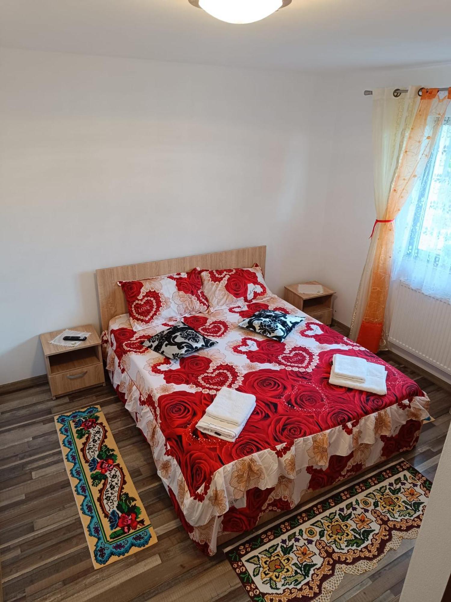 Villa Casuta Din Livada à Moisei Extérieur photo